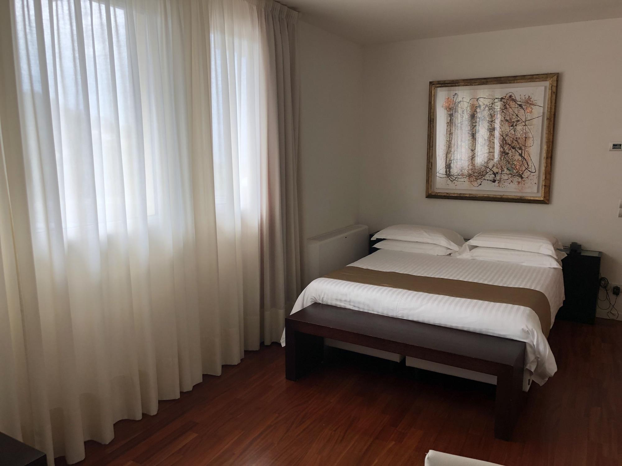 Eden Rock Apart-hotel 4*
